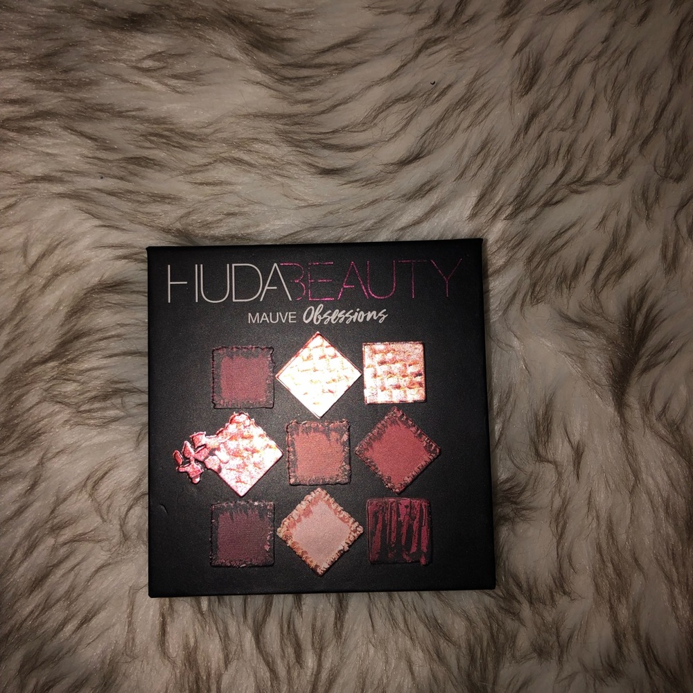 Huda Beauty Mauve Obsessions
